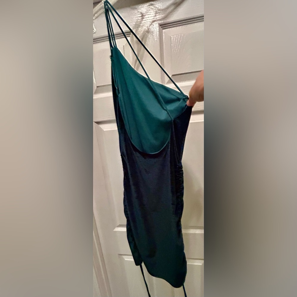 Elegant Dark Green One-Shoulder Dress - Picture 5 of 11